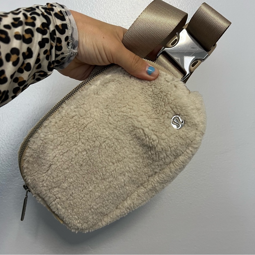 Lululemon Athletica Everywhere Belt Bag | Cream Sherpa Crossbody Bag